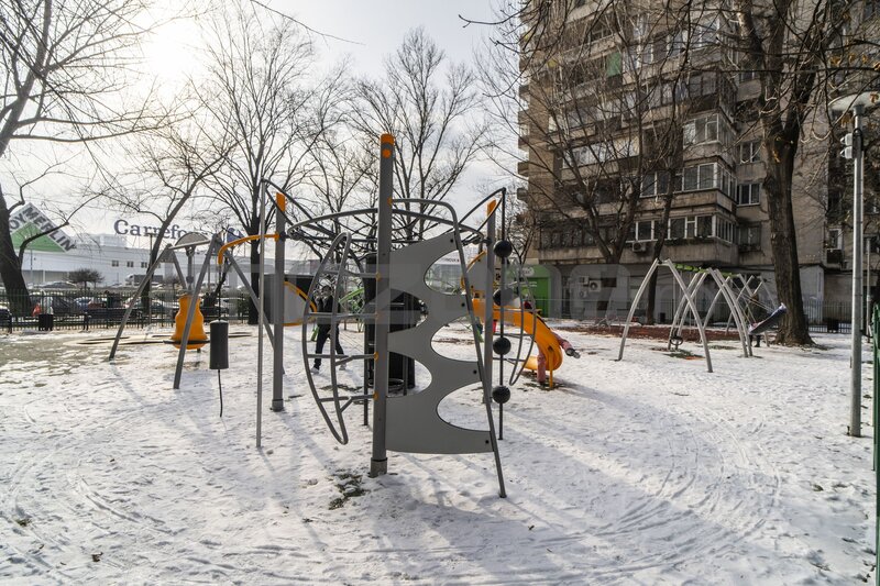 Lujerului, apartament cu 2 camere, 5 min. metrou Lujerului, decomandat, 6/10, comision 0%