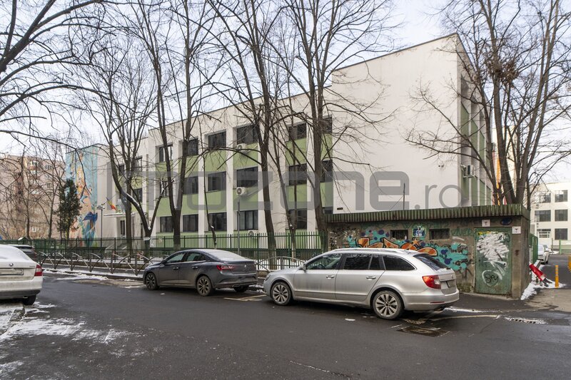 Lujerului, apartament cu 2 camere, 5 min. metrou Lujerului, decomandat, 6/10, comision 0%